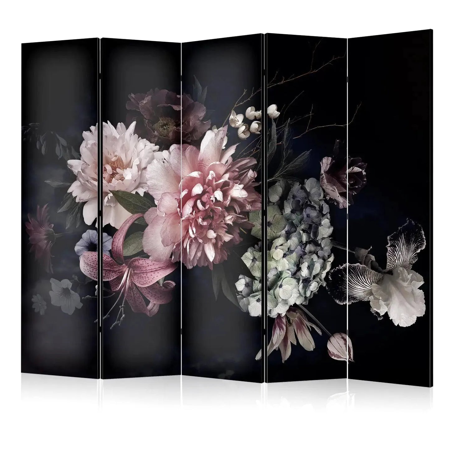 Paravent noir avec un bouquet de pivoines roses, lys, hortensias et iris