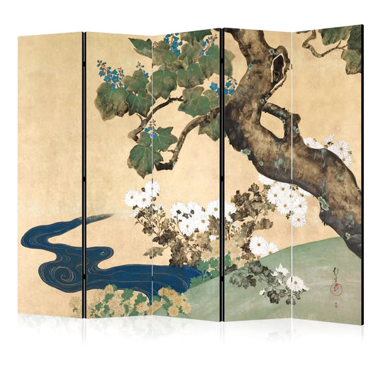 Paravent japonais avec un arbre, des fleurs blanches et bleues, et une rivière bleue sur fond beige