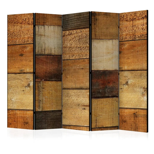 Paravent en bois recycl
é avec des planches de diff
érentes couleurs et textures