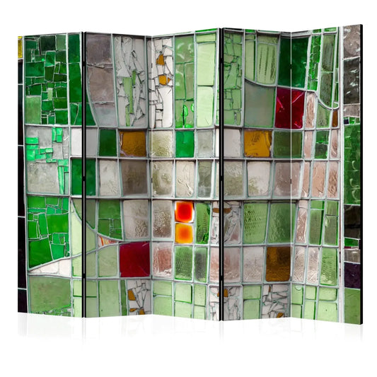 Paravent en verre teinté avec des carrés verts, rouges et jaunes